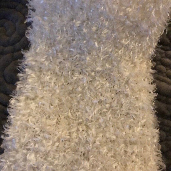 Off White Scarf - Picture 4 of 8